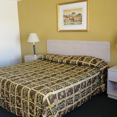 Imperial 400 Motor Inn Needles Bagian luar foto