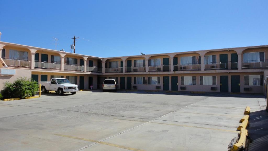 Imperial 400 Motor Inn Needles Bagian luar foto