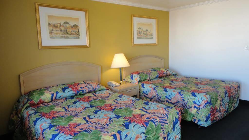 Imperial 400 Motor Inn Needles Bagian luar foto